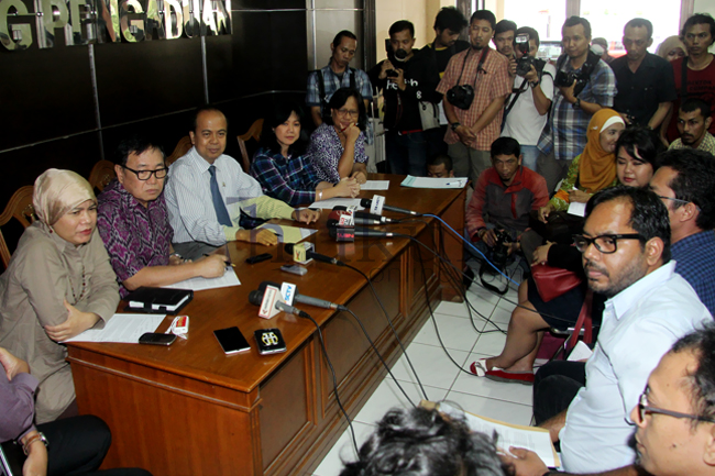 Sejumlah elemen masyarakat mengadukan Bareskrim Mabes Polri ke Komnas HAM, Senin (26/1). Foto: RES