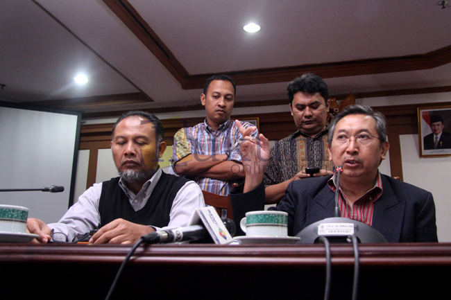 Bambang Widjojanto saat mengadukan kasusnya ke Ombudsman RI. Foto: RES