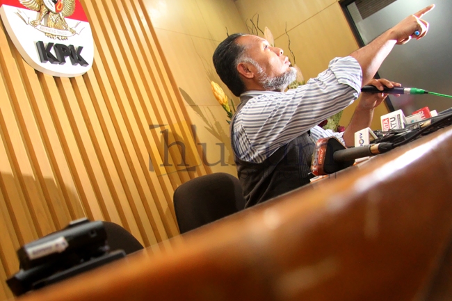 Wakil Ketua KPK Bambang Widjojanto saat memberikan keterangan seputar adanya ancaman (teror) terhadap penyidik KPK untuk kasus BG. Foto: RES