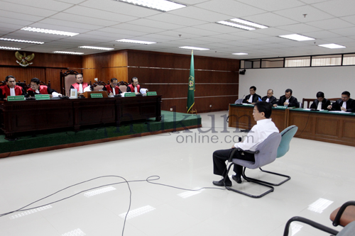 Kwee Cahyadi Kumala alias Swie Teng saat menjalani sidang perdana di Pengadilan Tipikor Jakarta hari ini, Rabu (18/2). Foto: RES