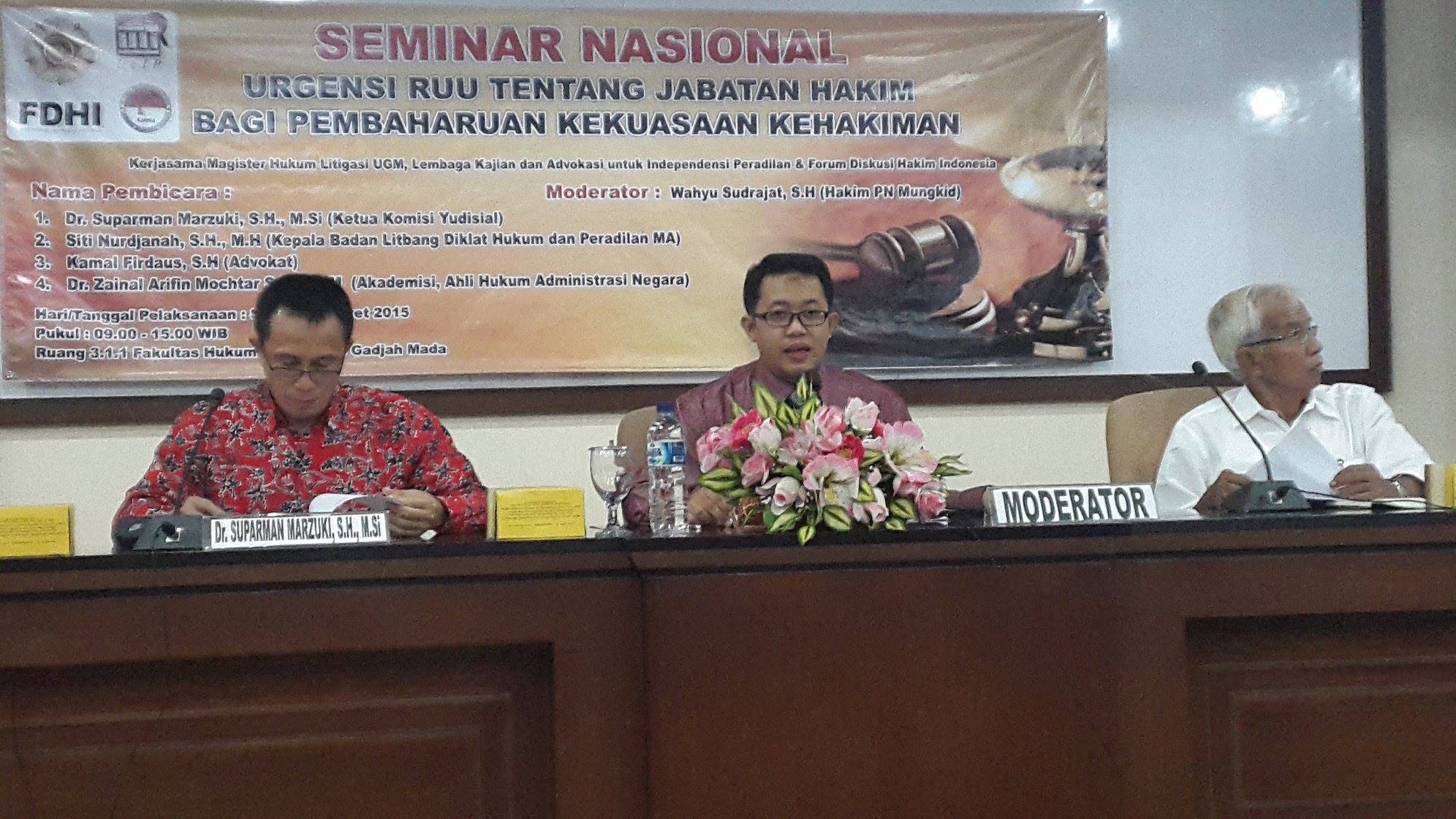 Acara seminar RUU Jabatan Hakim di Kampus UGM, Yogyakarta, Sabtu (14/3). Foto: Facebook