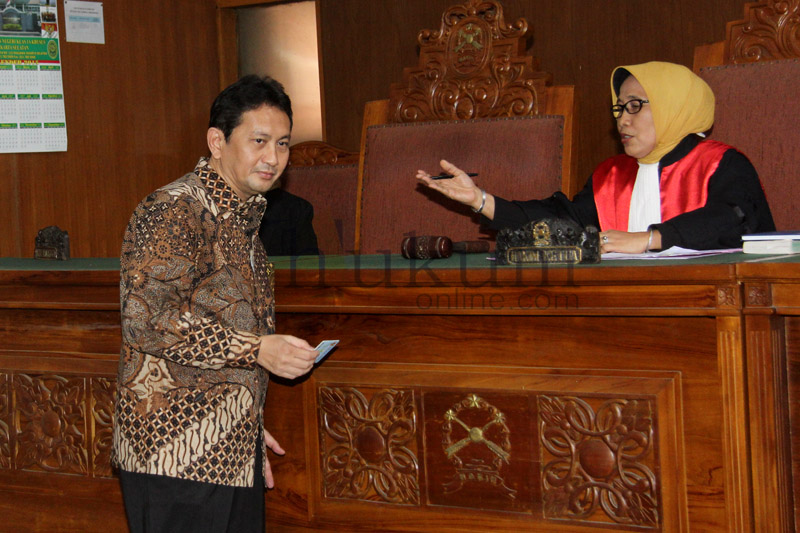 Mantan Kepala Dinas Perhubungan DKI Jakarta Udar Pristono saat menghadiri sidang praperadilan yang diajukannya di PN Jaksel, Senin (23/3). Foto: RES.