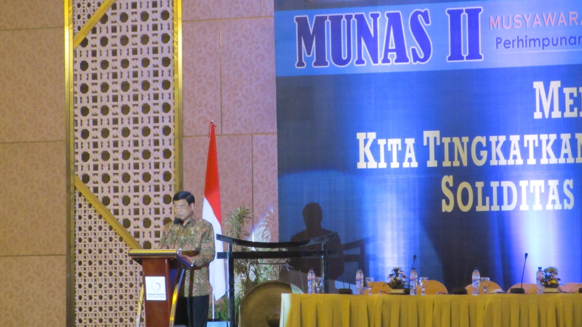 Menko Polhukam Tedjo Edhy Purdjiatno dalam acara Munas II PERADI di Makassar, Kamis (26/3). Foto: RZK