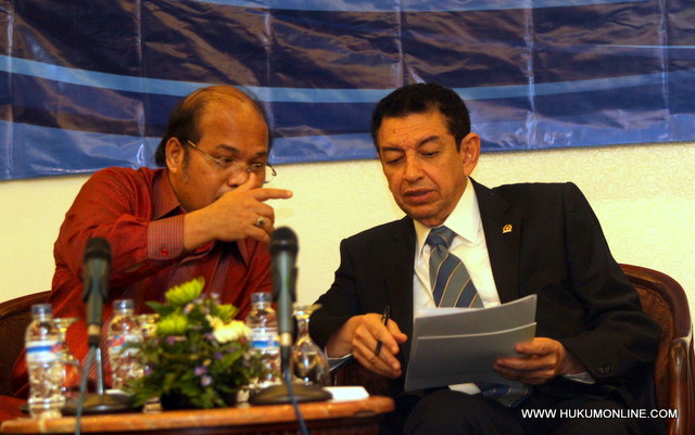 Ketua DJSN Chazali Situmorang (kiri). Foto: SGP