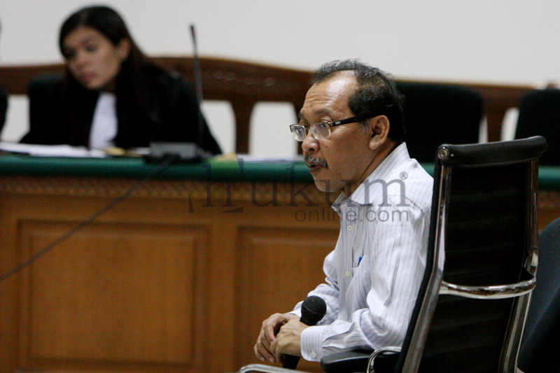 Antonius Bambang Djatmiko dalam persidangan di Pengadilan Tipikor Jakarta, Senin (6/4). Foto: RES