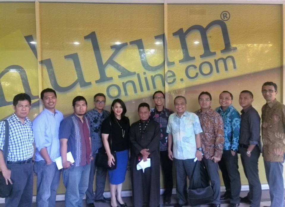 Sejumlah partners dan lawyers dari firma hukum ternama di Indonesia usai berdiskusi di Hukumonline, Jakarta, Jumat (10/4). Foto: Project HOL