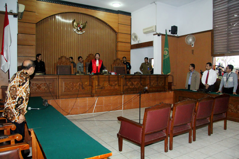 Hakim Haswandi saat memimpin persidangan praperadilan yang diajukan Hadi Poernomo di PN Jaksel, Selasa (26/5). Foto: RES.