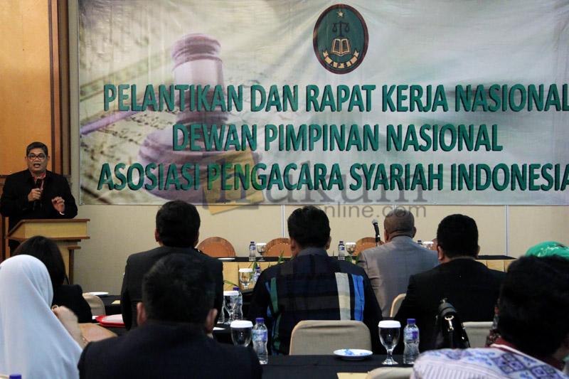 Ketua Bidang Pendidikan dan PKPA DPN PERADI Fauzie Yusuf Hasibuan saat menyampaikan sambutan dalam pelantikan pengurus APSI di Jakarta, Jumat (5/6). Foto: RES.