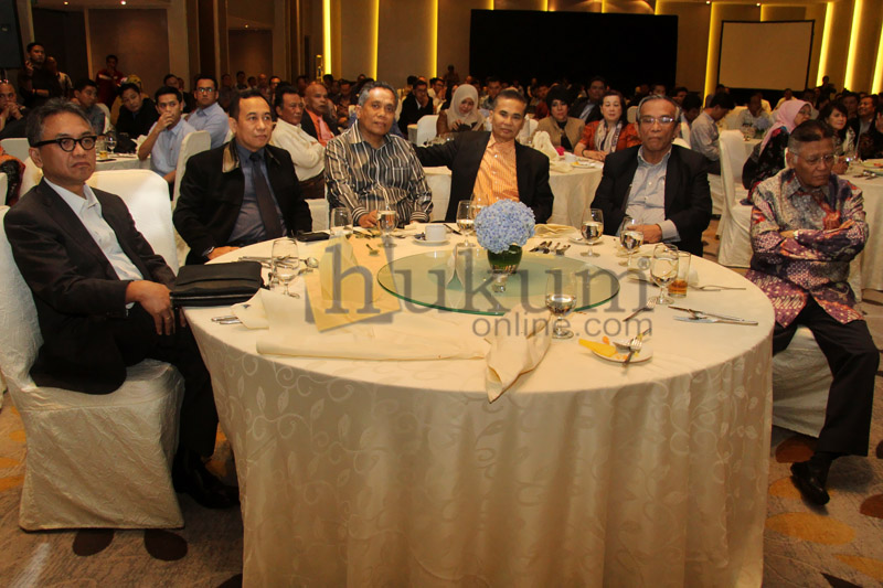 Sejumlah tokoh yang hadir dalam halal bi halal PERADI pimpinan Juniver Girsang, Selasa (11/8). Foto: RES.