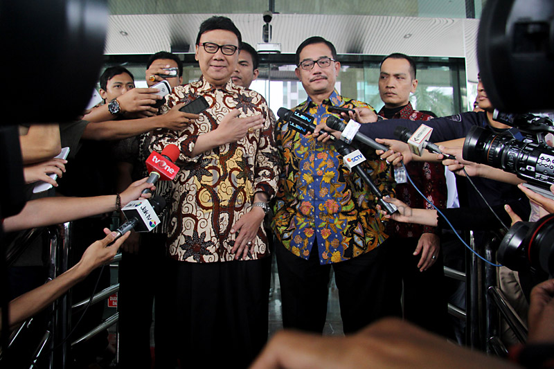 Mendagri Tjahyo Kumolo dan Menteri Agraria dan Tata Ruang Ferry Mursyidan Baldan di Gedung KPK. Foto: RES