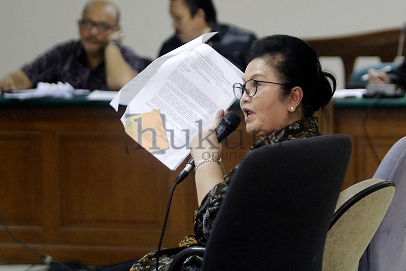 Mantan Menkes Siti Fadillah Supari di pengadilan tipikor Jakarta, Rabu (9/9). Foto: RES.