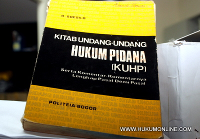Buku KUHP. Foto: SGP
