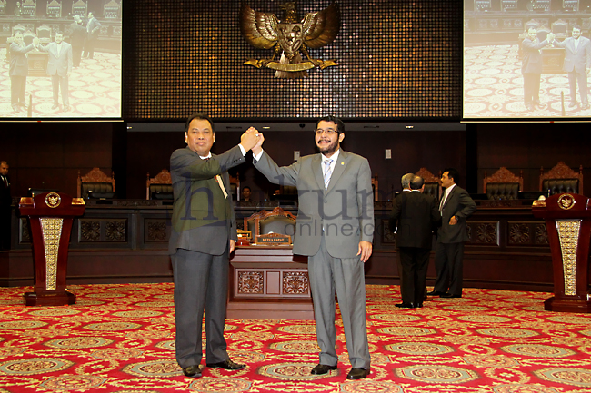 Arief Hidayat dan Anwar Usman. Foto: RES