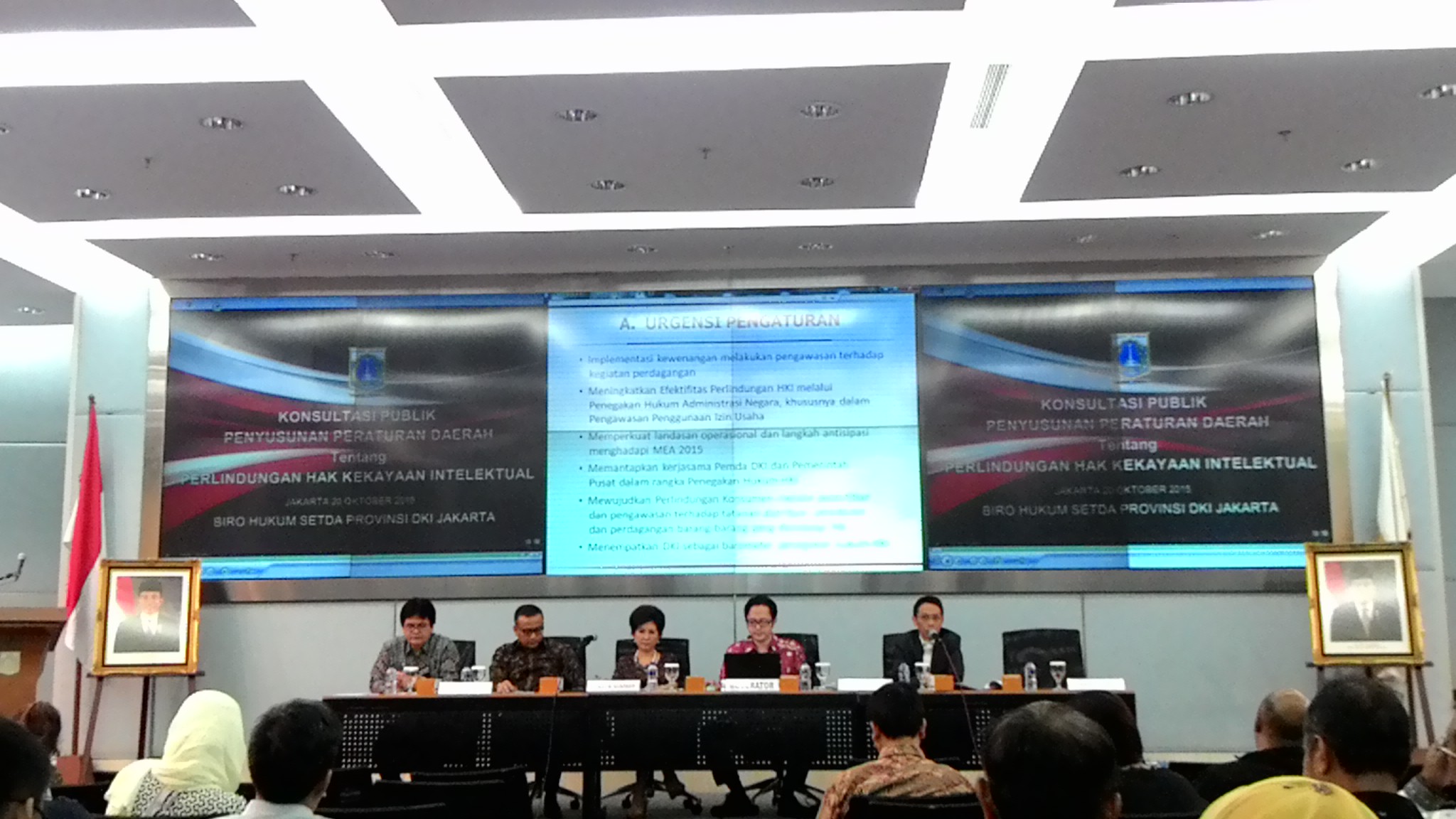 Konsultasi publik penyusunan Raperda DKI Jakarta tentang Perlindungan Kekayaan Intelektual dalam Kegiatan Usaha Perindustrian, Perdagangan, dan Pariwisata. Foto: CR19