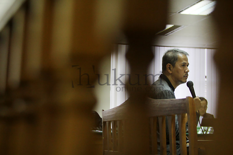 Mantan Direktur Jenderal Penyelenggaraan Haji dan Umrah (Dirjen PHU) Anggito Abimanyu saat bersaksi di Pengadilan Tipikor Jakarta, Senin (27/10). Foto: RES