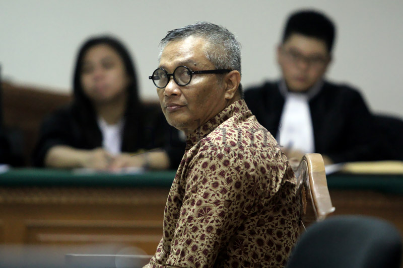 Terdakwa Alex Usman saat menjalani sidang di Pengadilan Tipikor Jakarta, Kamis (29/10). Foto: RES