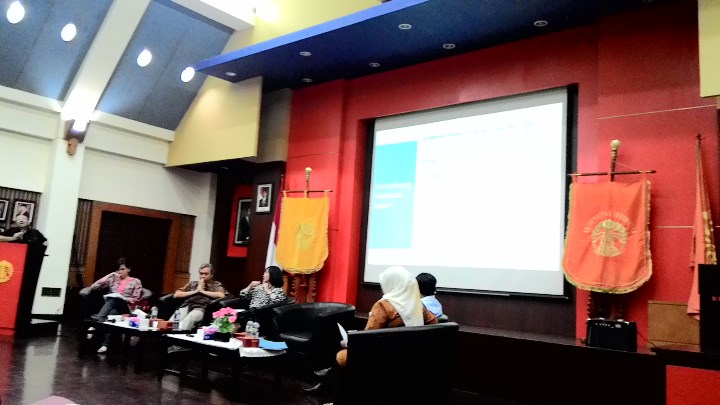 Suasana diskusi yang diadakan di kampus UI, Depok, Kamis (5/11). Foto: CR19