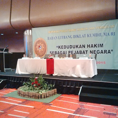 Seminar bertajuk â€œKedudukan Hakim Sebagai Pejabat Negaraâ€ yang diselenggarakan Balitbang Diklat Kumdil MA di Jakarta, Kamis (26/11). Foto: ASH