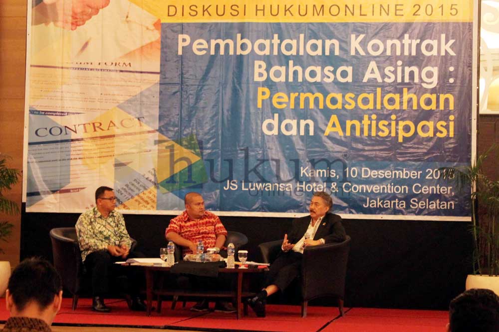Diskusi pembatalan kontrak berbahasa asing di Jakarta, Kamis (10/12). Foto: RES
