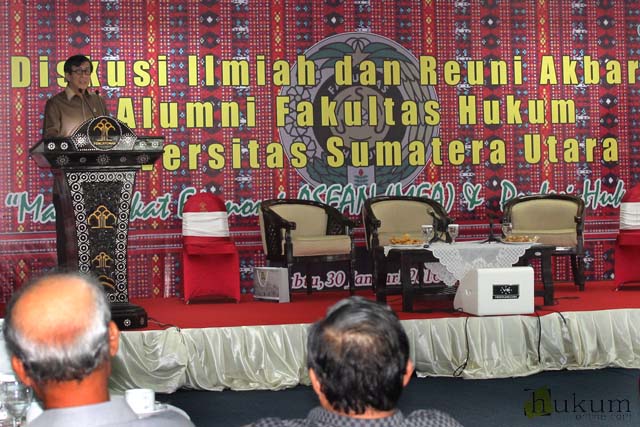 Menteri Hukum dan HAM Yasonna H Laoly berbicara dalam Diskusi Ilmiah dan Reuni Akbar Alumnus FH USU, Jakarta, Sabtu (30/1). Foto: MYS