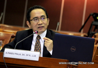 Mantan Wakil Ketua KPK Jilid III, Adnan Pandu Praja. Foto: SGP