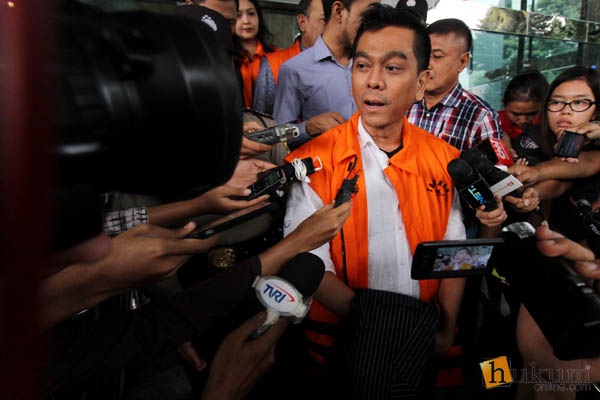 Tersangka suap Raperda DKI Jakarta, M Sanusi usai diperiksa KPK. Foto: RES