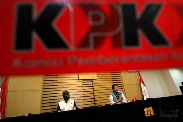 KPK Tunjukan Barang Bukti OTT PN Kepahiang 1.jpg