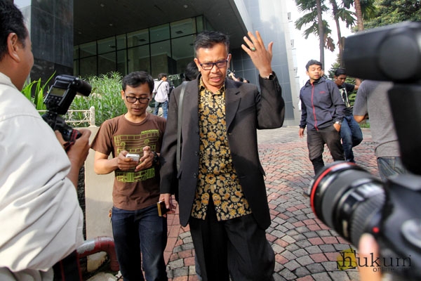 Emat Hakim PN Utara Diperiksa KPK 6.jpg