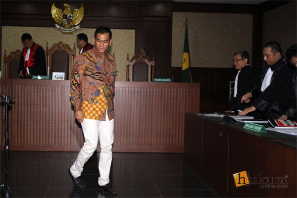 Sidang Perdana Sanusi 7.jpg