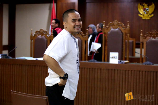Saipul Jamil menjadi saksi bersama Berthanatalia Ruruk Kariman dan Tugiman terkait kasus suap panitera pengganti Pengadilan Negeri Jakarta Utara.