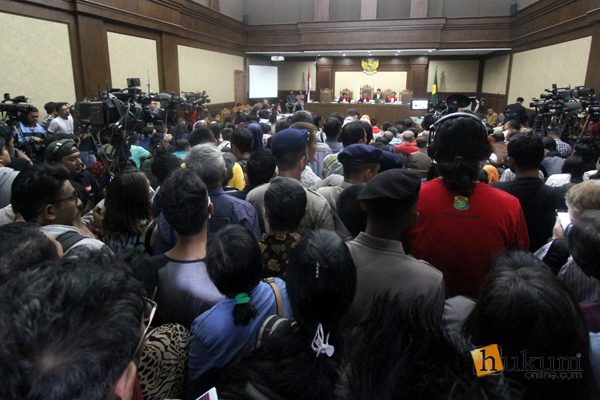 Sidang pembacaan tuntutan kasus pembunuhan Wayan Mirna Salihin di PN Jakarta Pusat. Foto: RES
