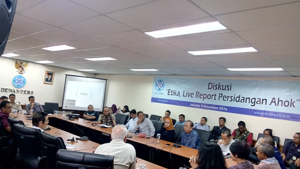 Dewan Pers mengundang para pemangku kepentingan untuk membahas live report sidang Ahok, Jum'at (09/12). Foto: EDWIN