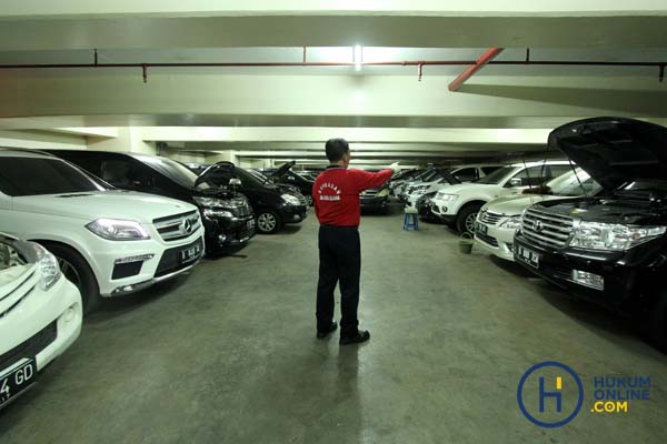 Sejumlah mobil mewah sitaan KPK dari pelaku tindak pidana korupsi. Foto: RES