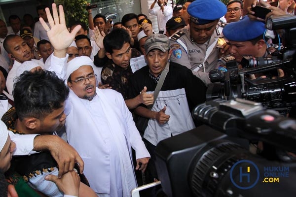 Rizieq Shihab Diperiksa Polda Metro 7.jpg