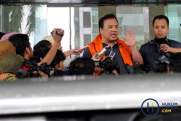 Pemeriksaan Penyuap Hakim MK 5.JPG
