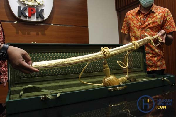 Polri Laporkan Pedang Emas Pemberian dari Kerajaan Arab Saudi ke KPK 1.JPG