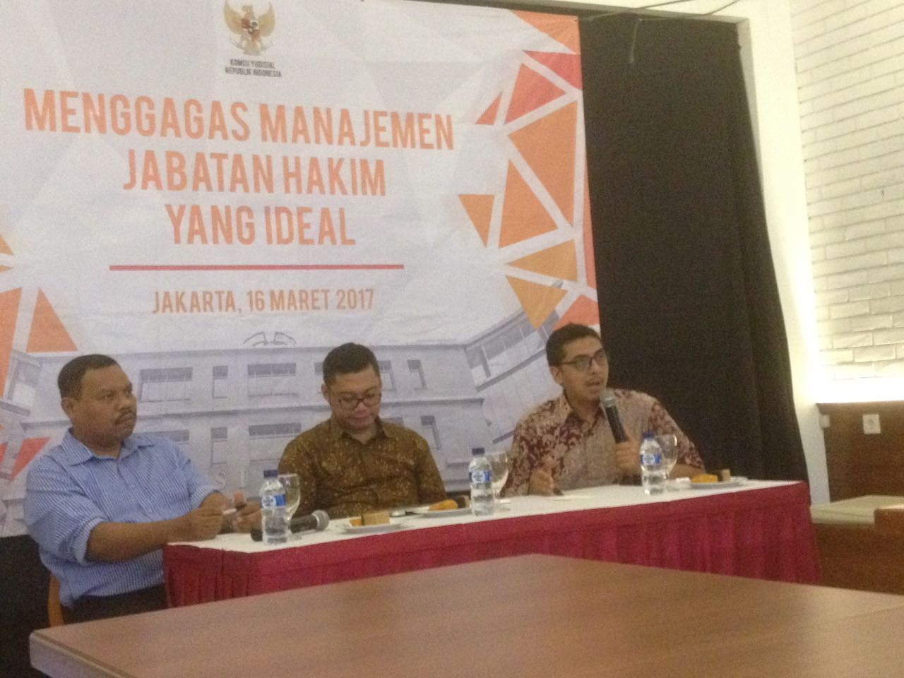 Diskusi yang Digelar Komisi Yudisial bertajuk â€œMenggagas Manajemen Jabatan Hakim yang Idealâ€ di Jakarta, Kamis (16/03). Foto: CR-23