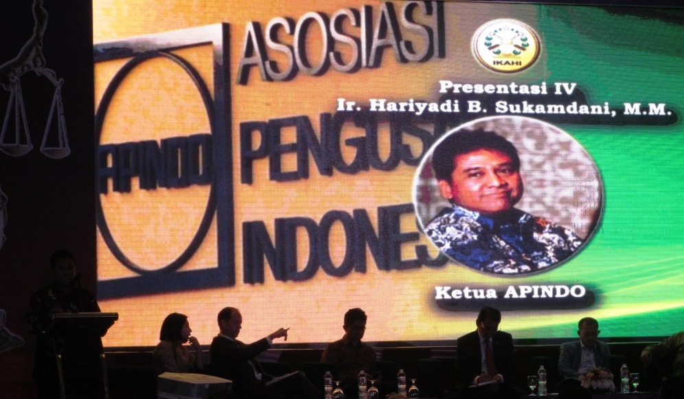 Seminar Nasional Bertemakan â€œMenjerat Korporasi dalam Pertanggungjawaban Hukumâ€ dalam HUT IKAHI Ke-64 di Hotel Mercure Ancol, Jakarta (21/03/2017)