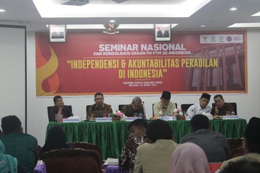 Seminar nasional tentang Independensi dan Akuntabilitas Peradilan di Medan, Selasa (25/4). Foto: MYS