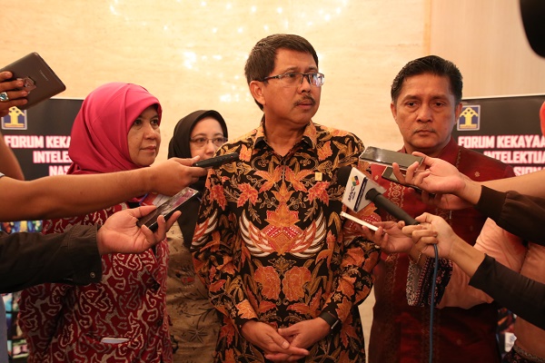 Plt Dirjen Kekayaan Intelektual Aidir Amin Daud saat di wawancarai Wartawan. Foto: DAN