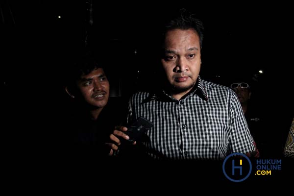 Mantan Direktur PT Murakabi Sejahtera Irvanto Hendra Pambudi Cahyo saat keluar dari gedung KPK usai diperiksa penyidik, Jakarta, Rabu (3/5). 
