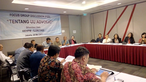 Suasana diskusi kelompok terbatas mengenai revisi UU Advokat di Jakarta, Senin (29/5). Foto: EDWIN