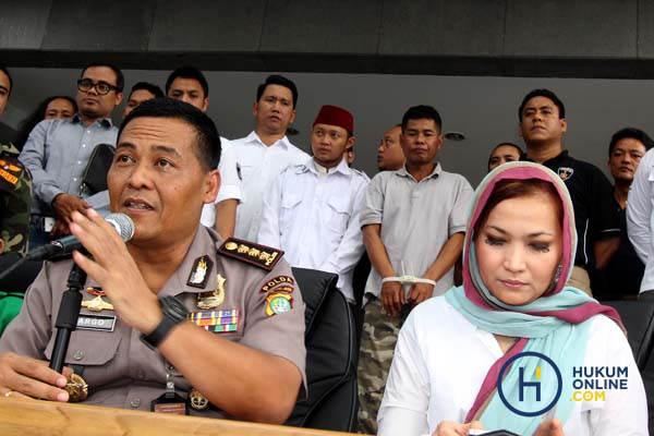 Polisi mengumumkan penetapan tersangka persekusi di Bekasi. Foto: RES