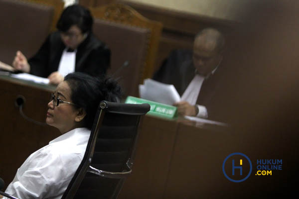 Mantan anggota DPR Miryam S. Haryani menjalani sidang perdana kasus dugaan pemberian keterangan palsu di Pengadilan Tipikor Jakarta, Kamis (13/7). Foto: RES