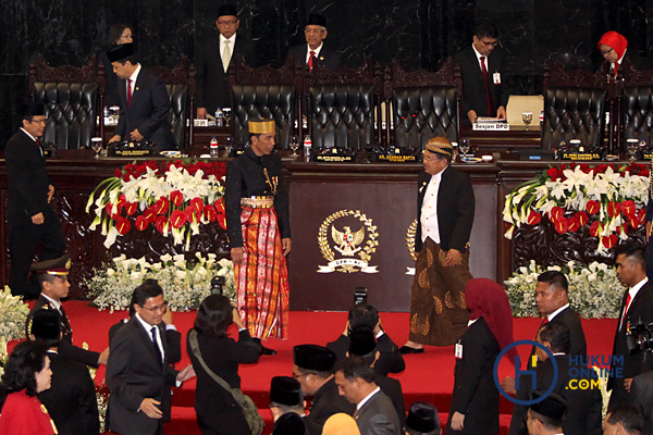 Sidang MPR DPR JokowiJK Kenakan Baju Adat 5.JPG