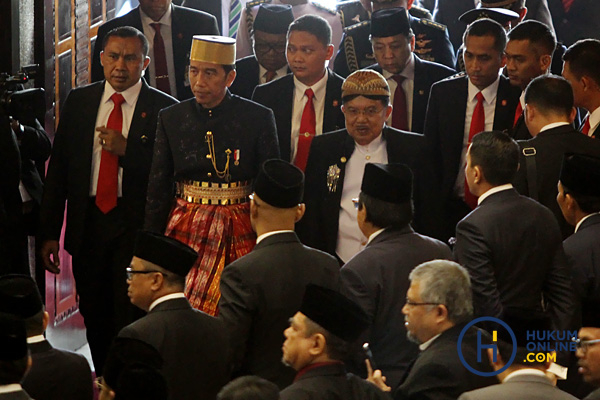 Sidang MPR DPR JokowiJK Kenakan Baju Adat 4.JPG