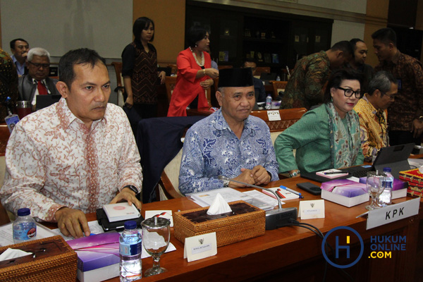 Pimpinan KPK saat rapat dengan pendapat dengan Komisi III DPR di Gedung Parlemen Jakarta, Selasa (11/9). Foto: RES