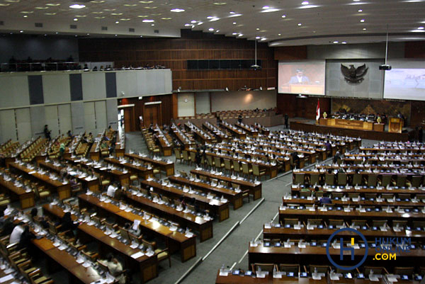 Sidang Paripurna Pansus KPK 2.JPG