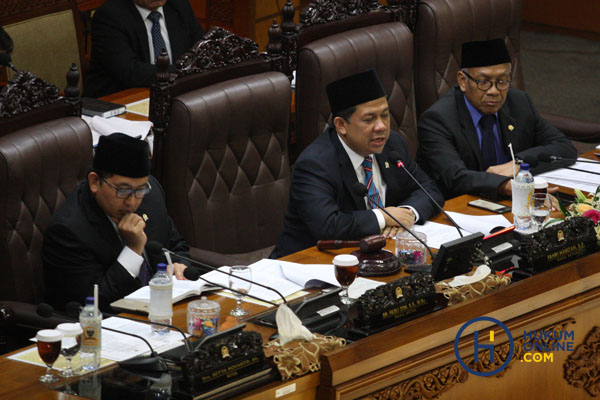 Sidang Paripurna Pansus KPK 3.JPG