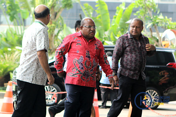 Gubernur Papua sambangi KPK 3.JPG